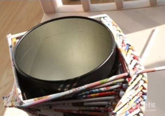 废旧杂志做纸花瓶