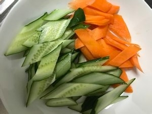 健康养生佳品木须胡萝卜黄瓜木耳的做法