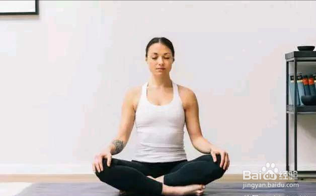 缓解腰背疼痛的瑜伽体式