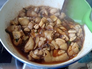 鸡酥栗糯汁浓味香——【红枣焖栗子鸡】