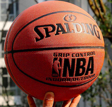 nba比赛用球是斯伯丁篮球的哪一型号