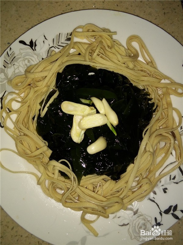 香菜干豆腐海藻拌菜