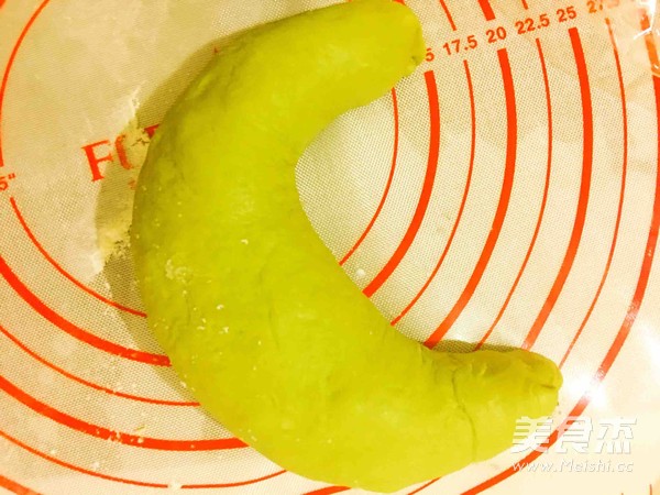 像月牙一般温柔的抹茶红豆软欧包