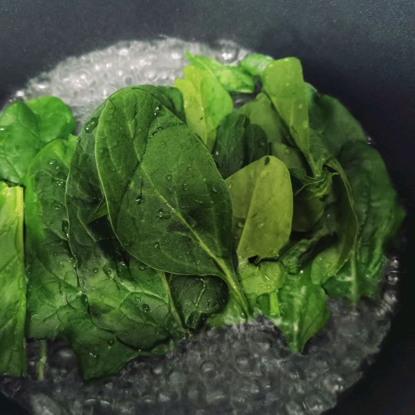 菠菜鸡蛋意大利面