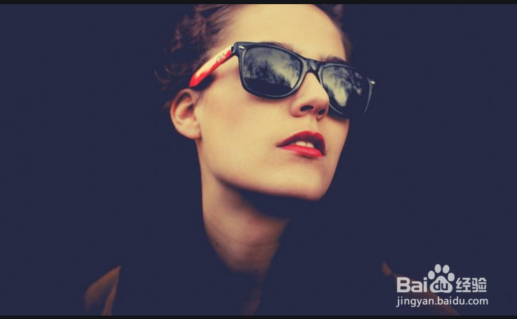 夏季户外戴哪种墨镜比较实用？