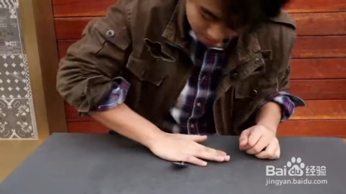 关于勺子变弯的魔术