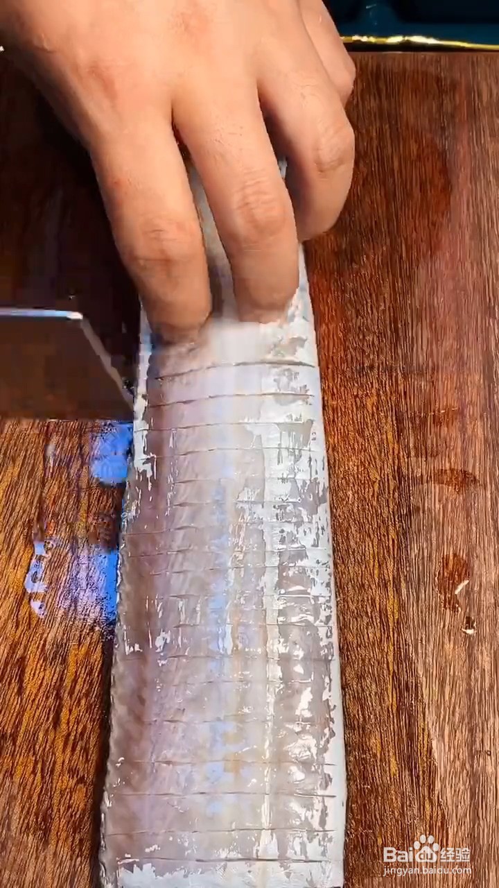 超级无敌下饭的酸甜带鱼如何制作