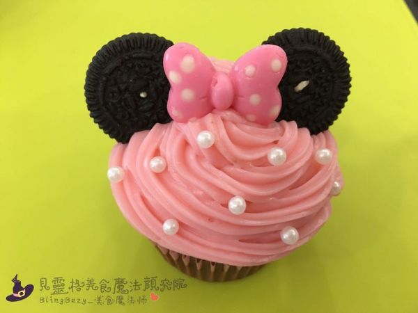 奶冻裱花马芬杯子蛋糕