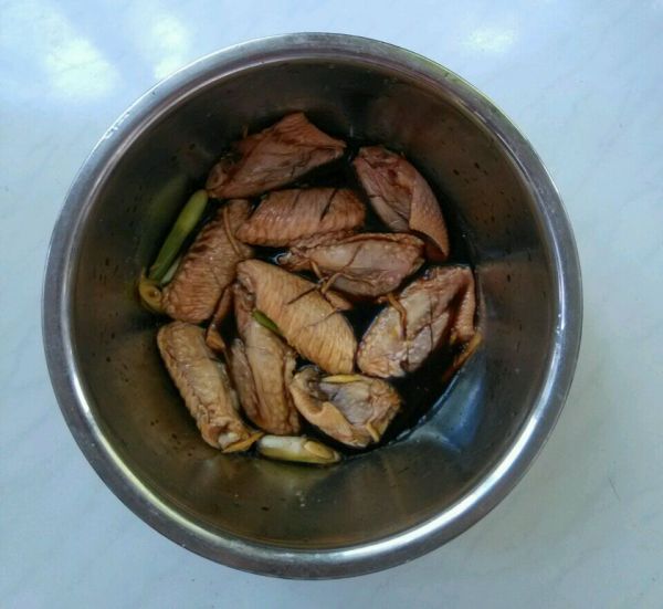 芋头香菇烧鸡翅