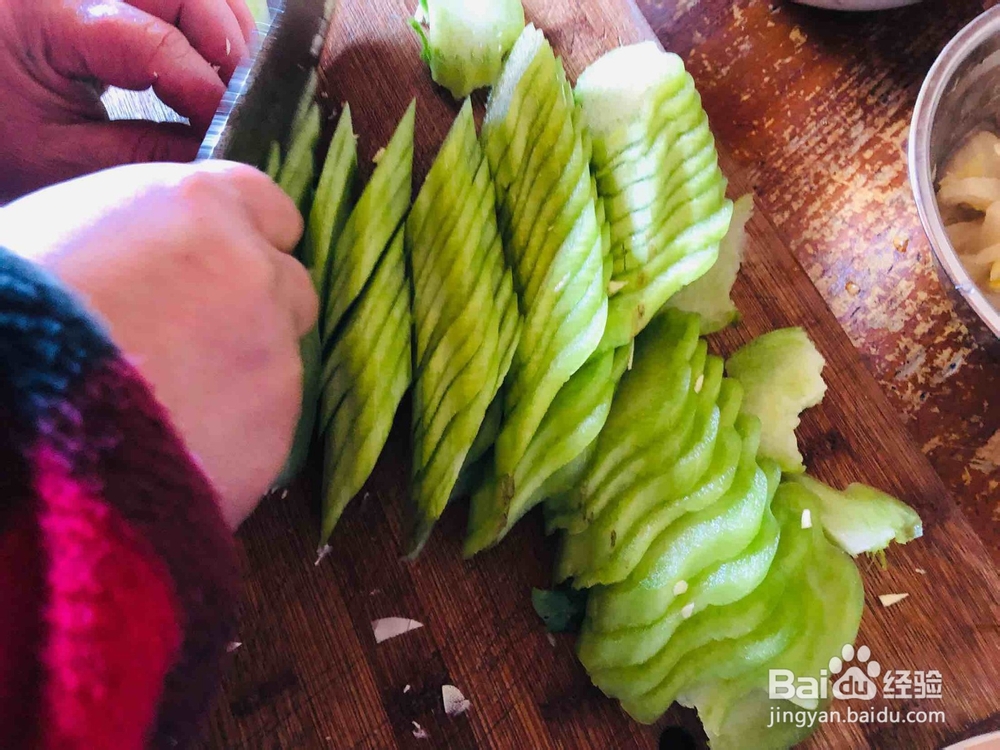 如何做出时令美食:乡食野味之春笋五花烩芥菜!