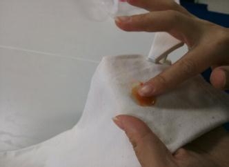 衣服上的油渍怎么洗？