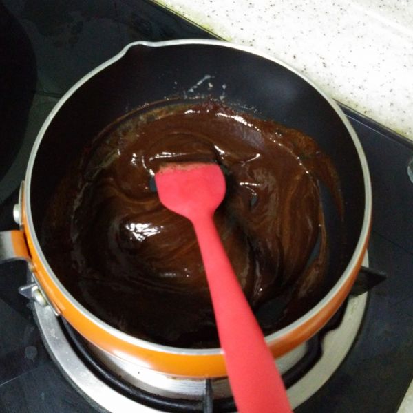 树莓巧克力鲜奶油塔