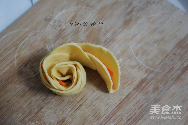 双色玫瑰花饺子