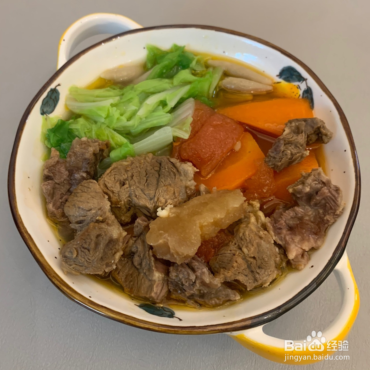 番茄胡萝卜慢炖牛脊骨汤的做法