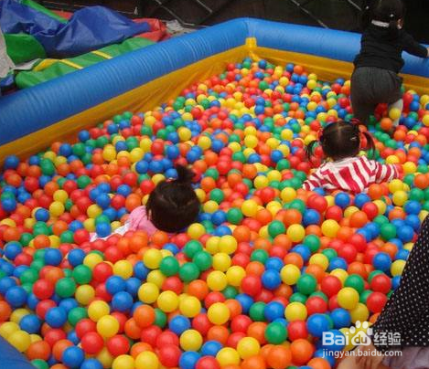 带孩子去游乐场玩要注意哪些安全事项？