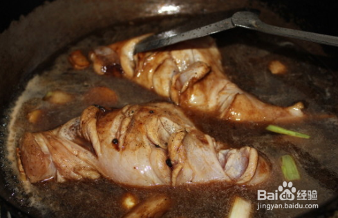 蘑菇炖兔腿做法