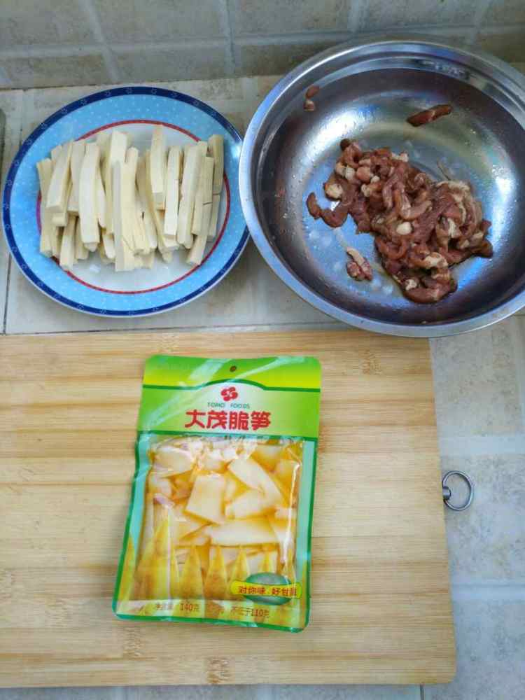 红油笋尖炒双丝的做法，好吃到没话说！