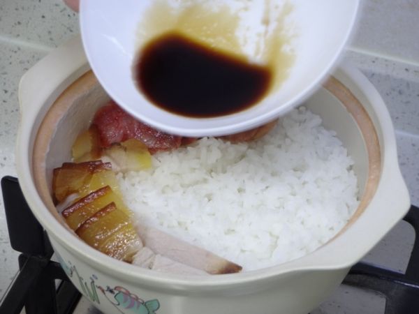 腊味双拼煲仔饭