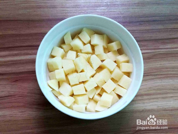 腊肉土豆焖饭的做法