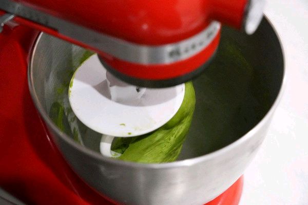 缤纷抹茶花环面包