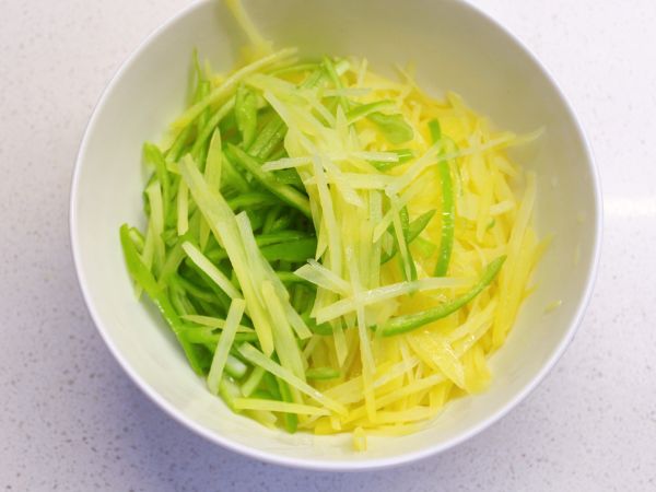 凉拌酸辣土豆丝