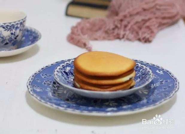 今天来教大家做一款:椰蓉小蛋糕