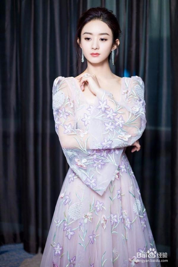 赵丽颖穿搭写真出炉！粉紫连衣裙薄纱美若天仙