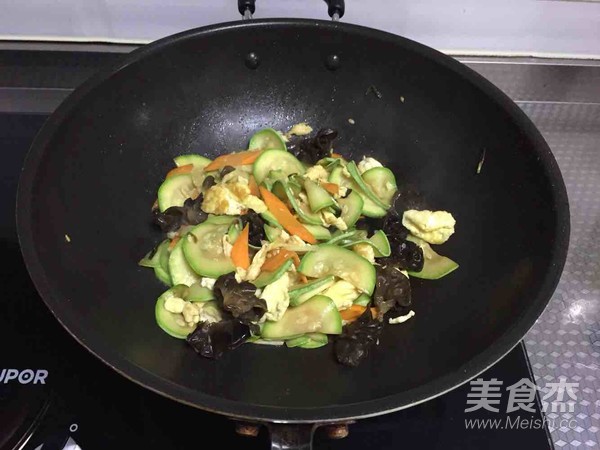 西葫芦时蔬小炒