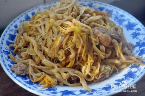 黄花菜炒肉片