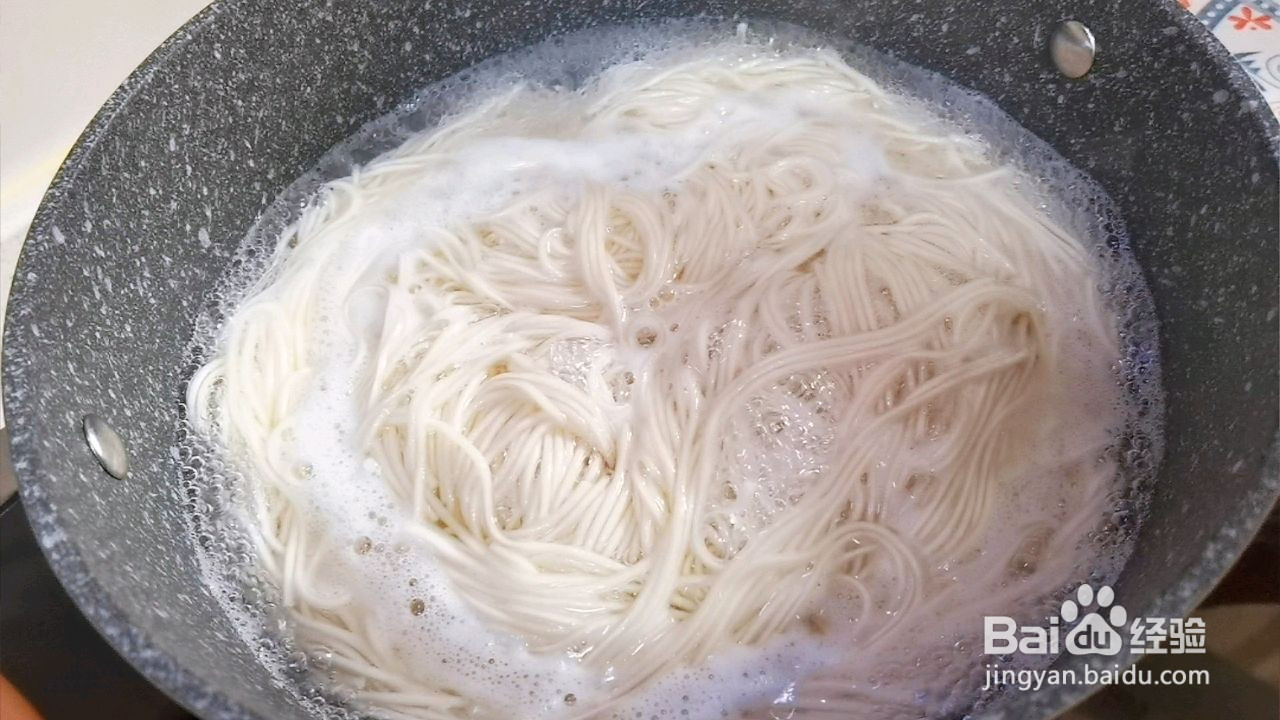 青椒肉丝面的做法