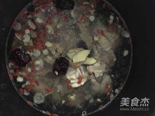 西洋参红枣鸡汤