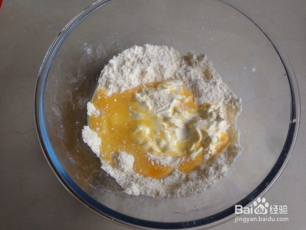 淡奶油葡萄干司康饼的做法