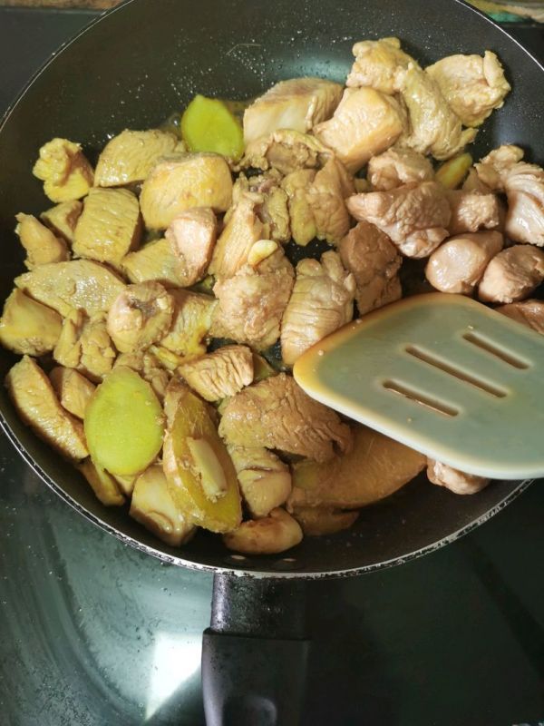 土豆咖喱鸡胸粒