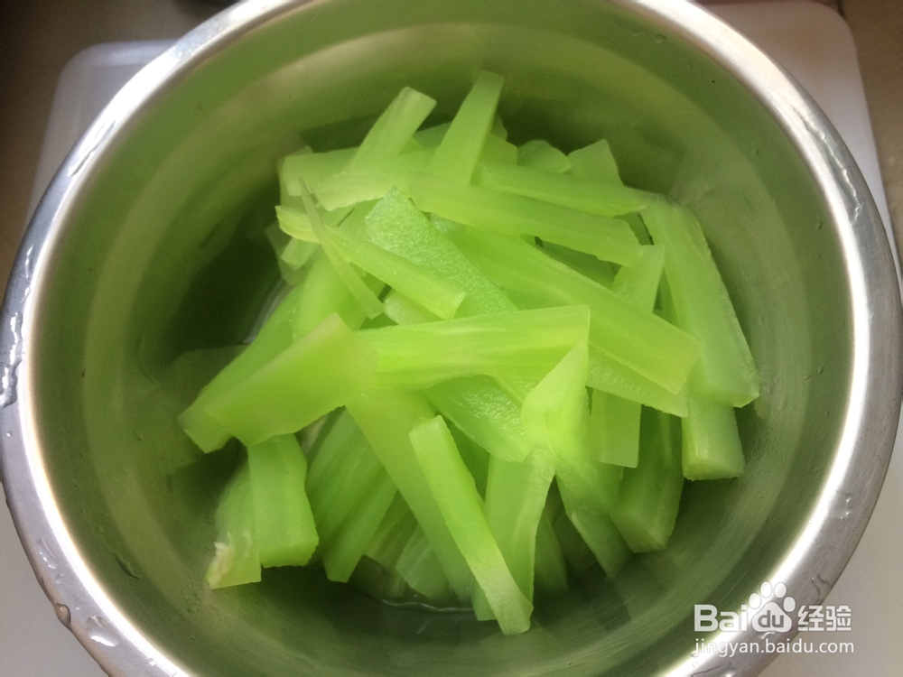 心心念念的凉拌莴笋