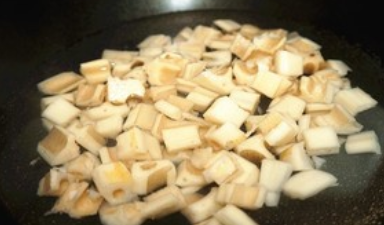 开胃菜的做法（糖醋藕丁）