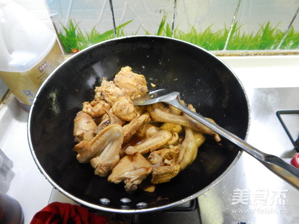 小土豆烧鸡的做法