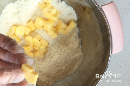 如何自制美味的香橙巧克力妙芙蛋糕？