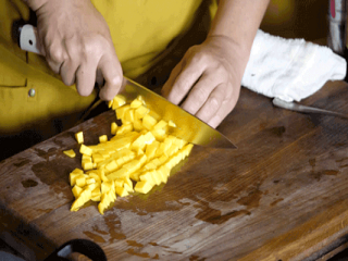 果香鳀鱼螺丝面怎么做？