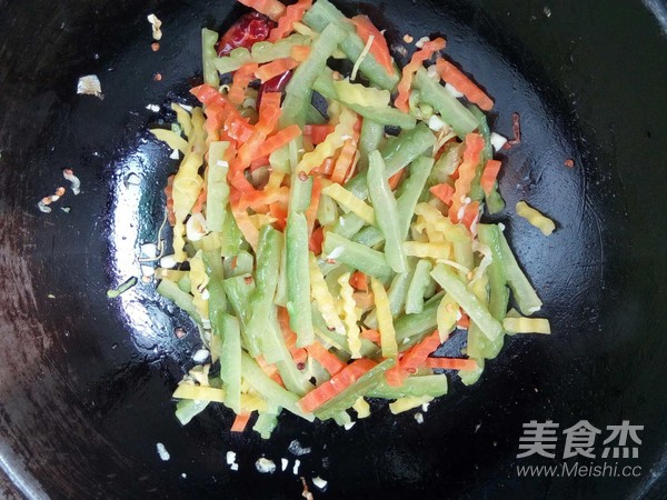 素炒苦瓜萝卜