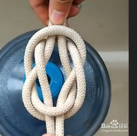 如何用绳子打出一个瓶口结？