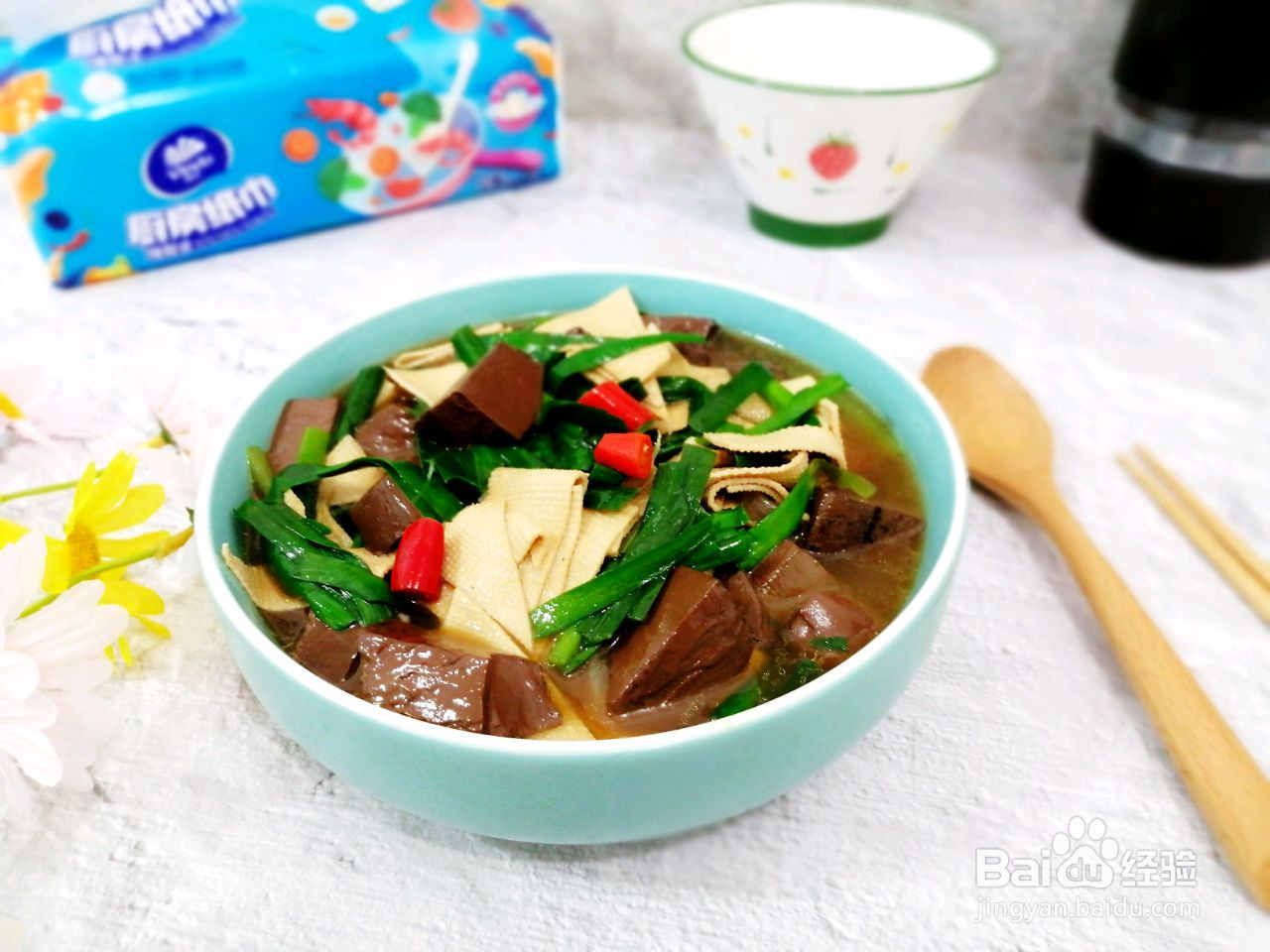 鸭血炖干豆腐的做法