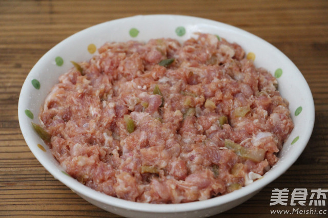 榨菜蒸肉饼的做法