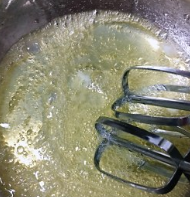 六寸菠菜汁戚风蛋糕的做法