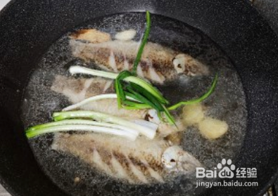 怎么做出好吃的鲫鱼豆腐汤？