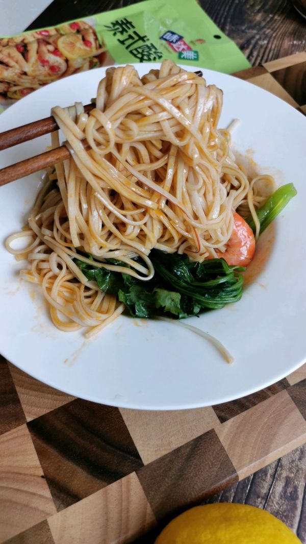 泰式酸辣鲜虾面