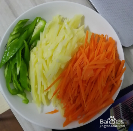 家常清炒胡萝卜土豆丝怎么做?