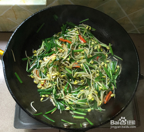 黄豆芽炒韭菜的制作方法