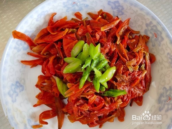 凉拌百合花的做法