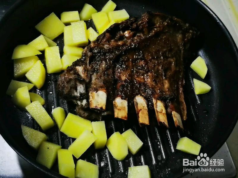 不粘锅焗羊排的做法