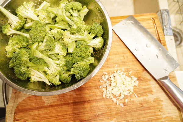 清炒蒜蓉西兰花